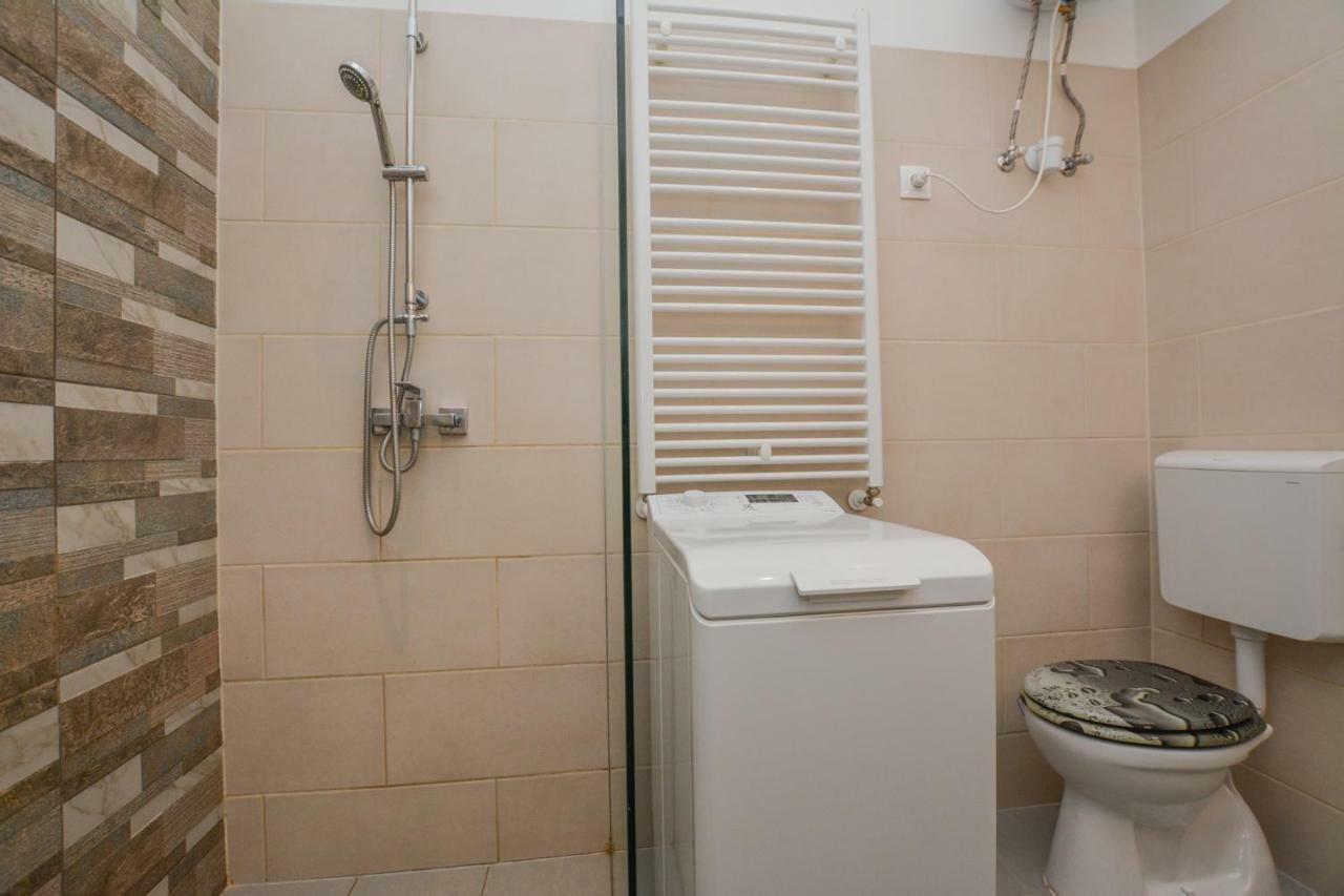 Timeless Apartment With Free Private Parking Budapest Eksteriør billede
