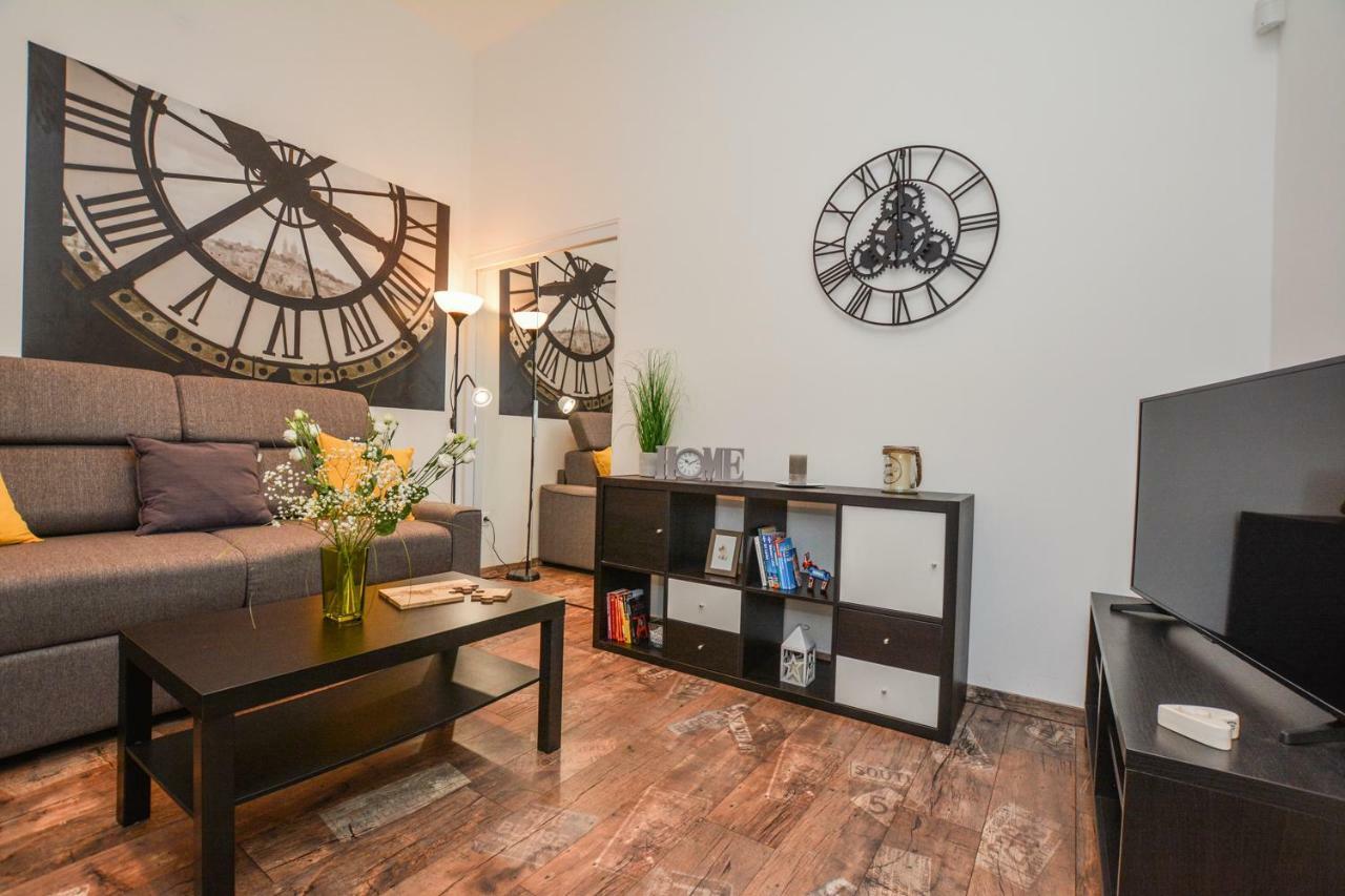 Timeless Apartment With Free Private Parking Budapest Eksteriør billede