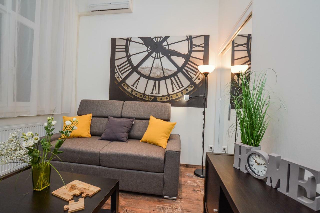 Timeless Apartment With Free Private Parking Budapest Eksteriør billede