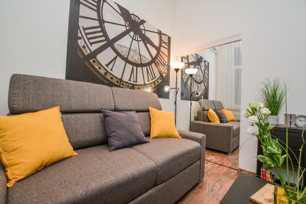 Timeless Apartment With Free Private Parking Budapest Eksteriør billede